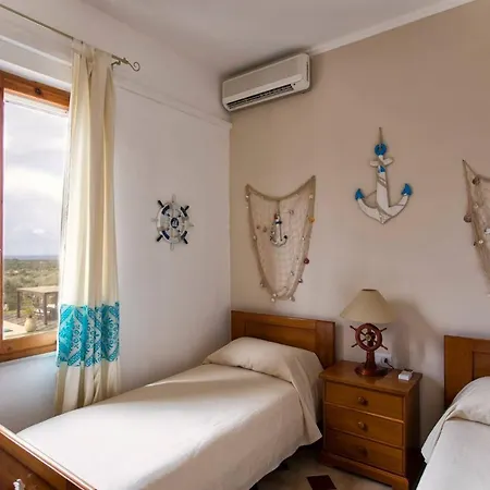 Villa Emanuel: Seaside Retreat With Private Pool *
