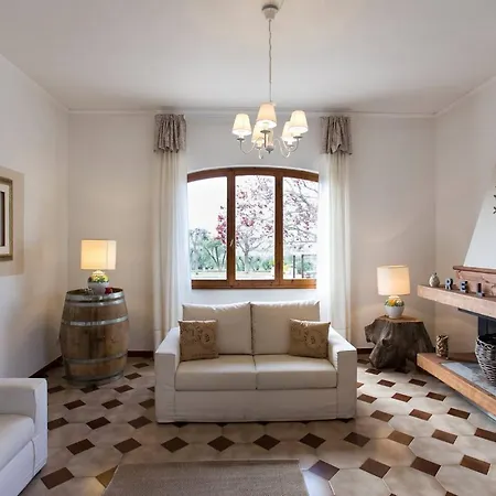 Villa Emanuel: Seaside Retreat With Private Pool *