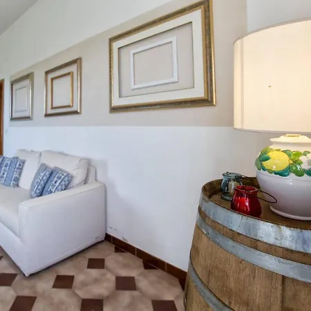 Emanuel: Seaside Retreat With Private Pool * Alghero