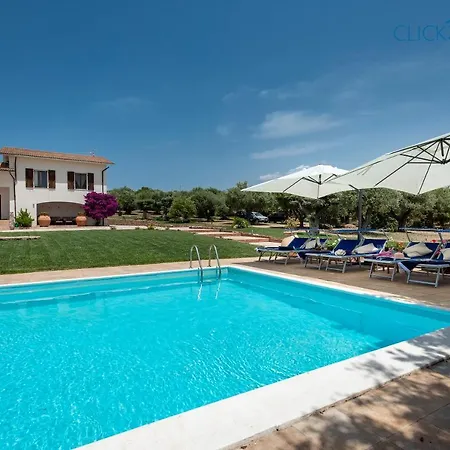 Emanuel: Seaside Retreat With Private Pool *