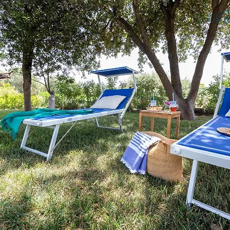 Emanuel: Seaside Retreat With Private Pool *