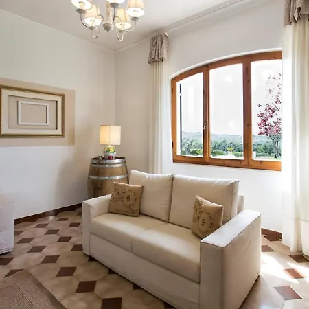 Villa Emanuel: Seaside Retreat With Private Pool Alghero
