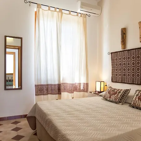 Emanuel: Seaside Retreat With Private Pool Villa Alghero