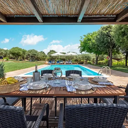 Emanuel: Seaside Retreat With Private Pool * Alghero